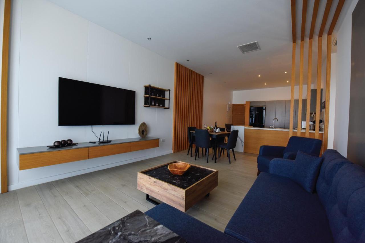 The Country Club & Appartement