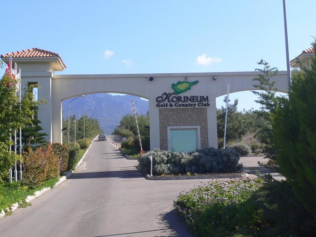 With Spectacular Sea Views, Private Pool, Gardens & Parking Villa