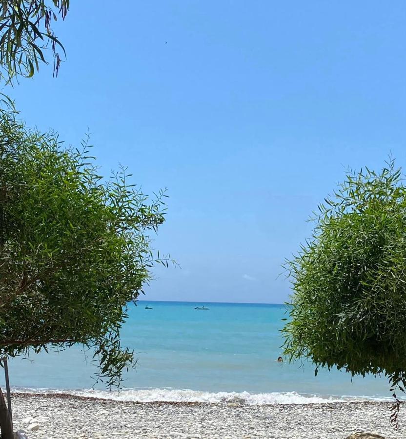 Chariandry Court * Pissouri