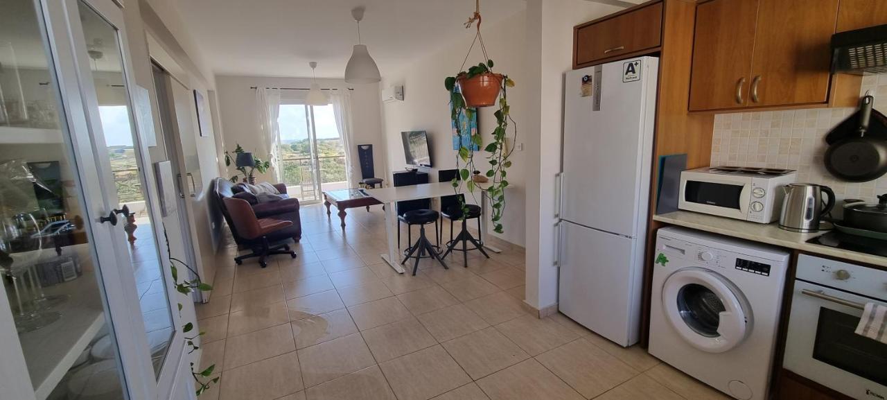 Apartamento Ancient - Cozy Place Next To The Sea, Marina, Historical Sites, Buses, Mall, And Market