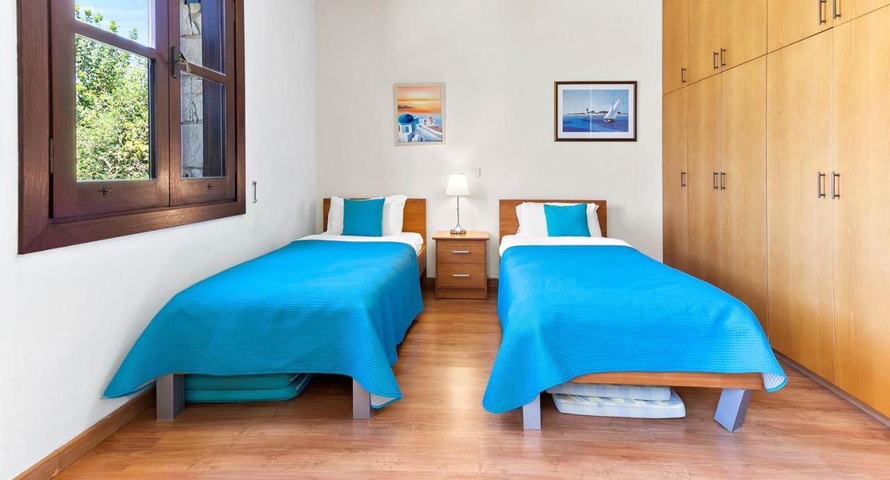 3 Bedroom Kedros With Private Pool And Hot Tub, Aphrodite Hills *