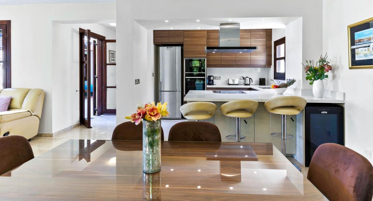 3 Bedroom Kedros With Private Pool And Hot Tub, Aphrodite Hills Pousada *
