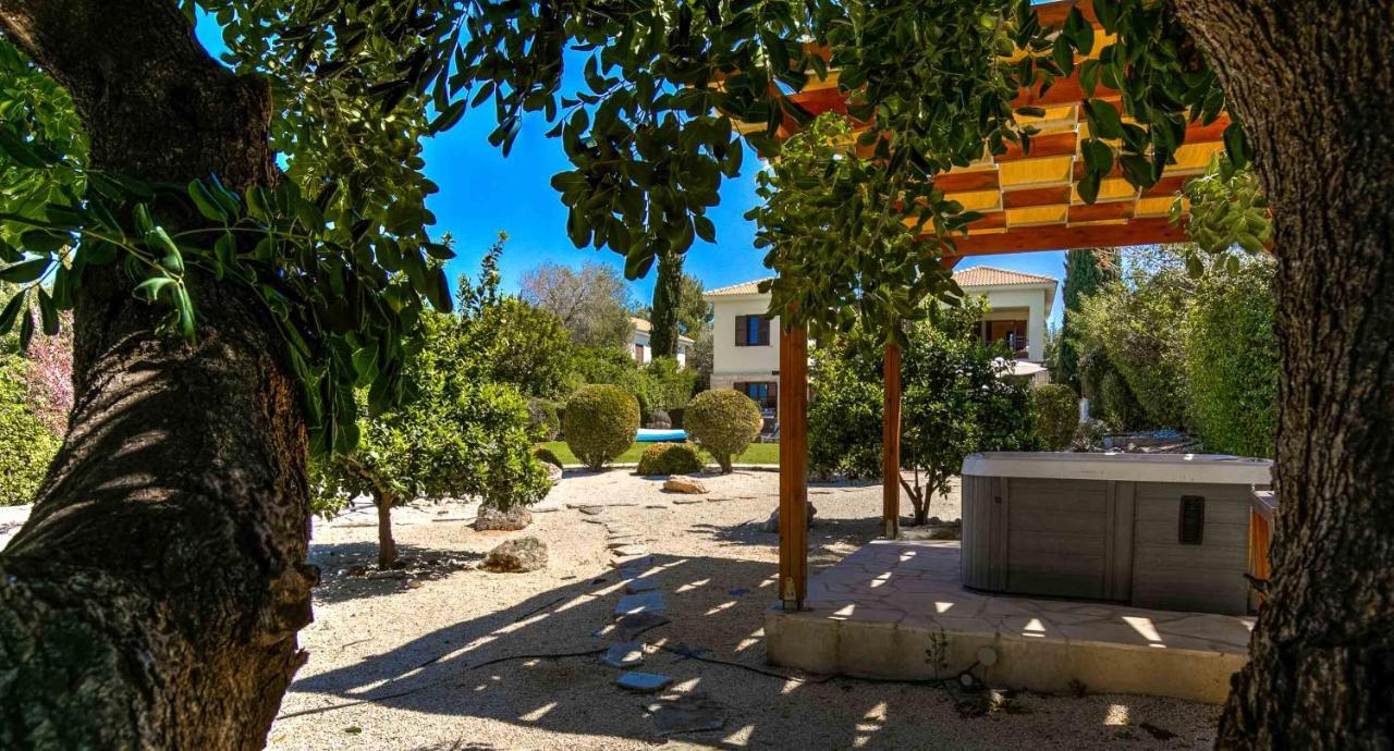 3 Bedroom Kedros With Private Pool And Hot Tub, Aphrodite Hills Pousada *