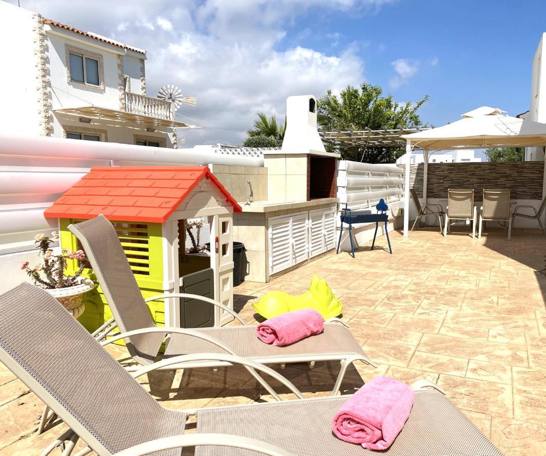 Ithaca Villa *