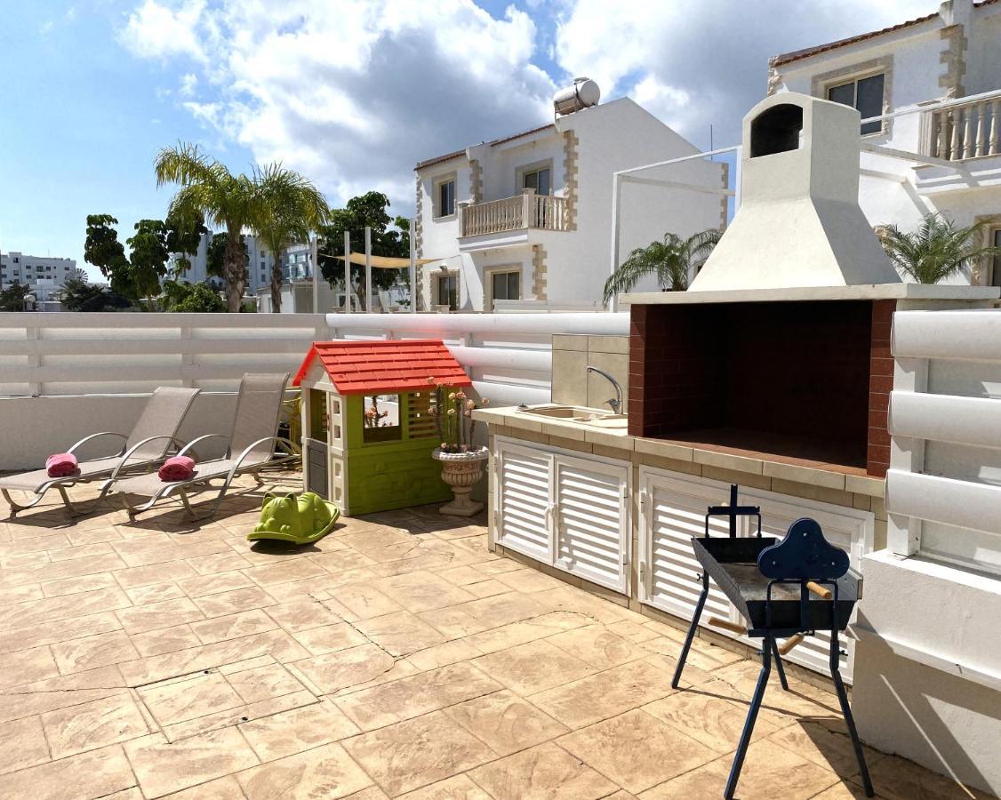 Ithaca Villa *