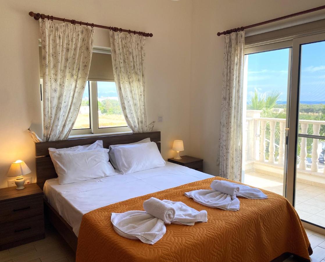Ithaca Villa *