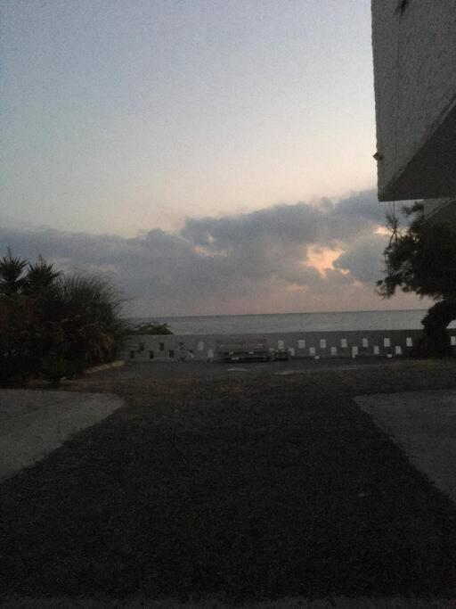 Vakantiehuis High By The Beach House In Girne *
