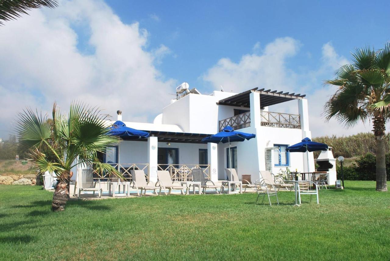 Villa Sea Front With Private Heated Pool, Quiet Area Paphos 322 Kissonerga