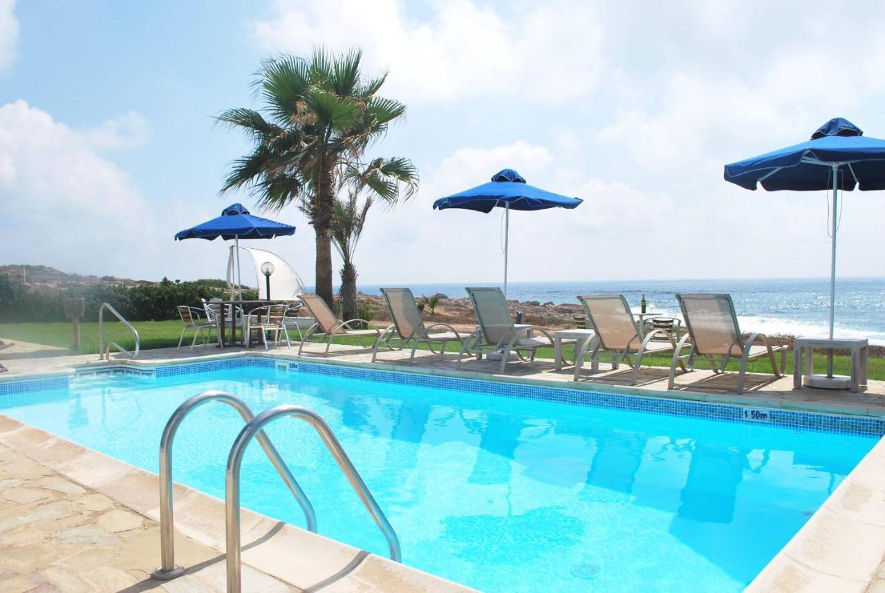 Sea Front With Private Heated Pool, Quiet Area Paphos 322 *