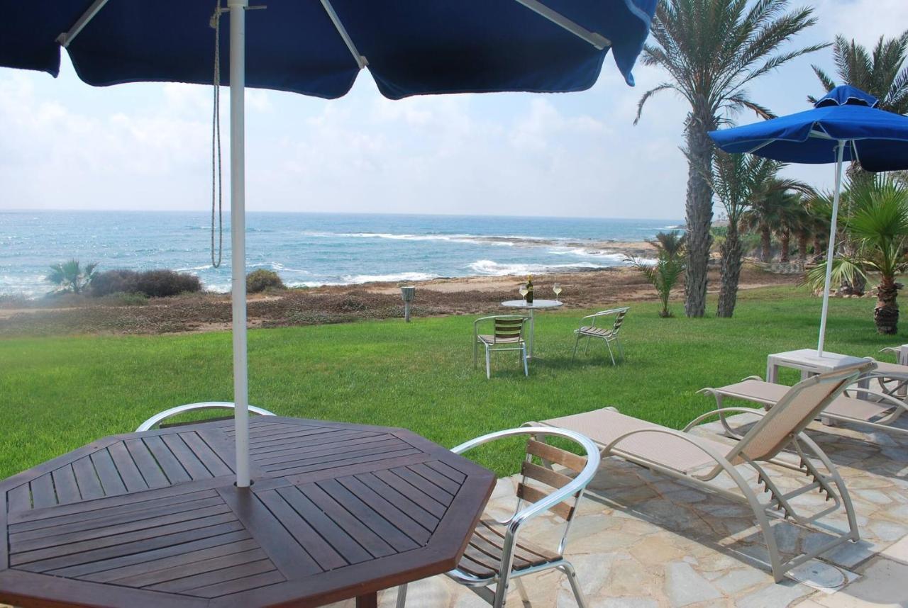Sea Front With Private Heated Pool, Quiet Area Paphos 322 Villa *