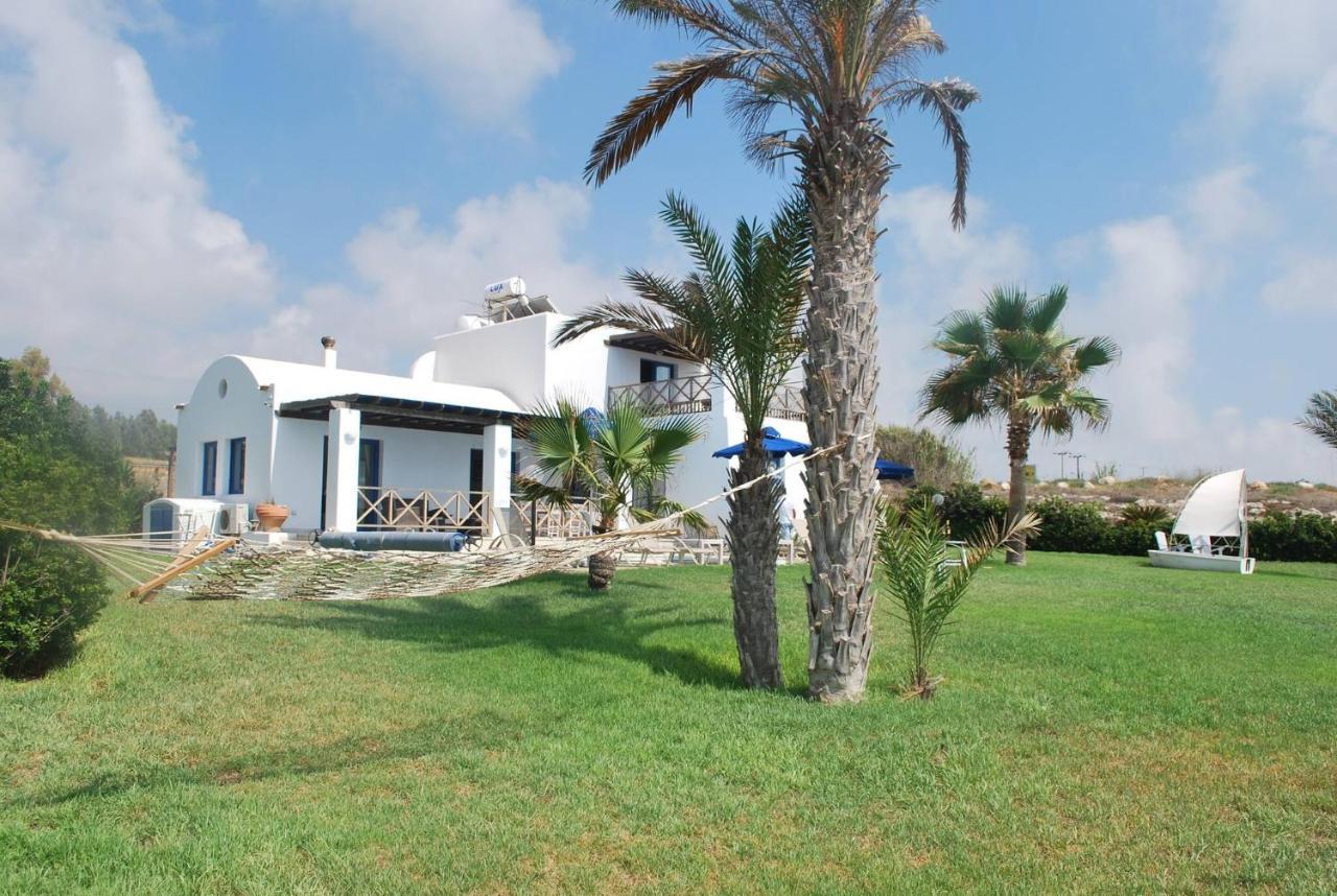 Sea Front Villa, Heated Private Pool, Amazing Location Paphos 323 Villa Kissonerga