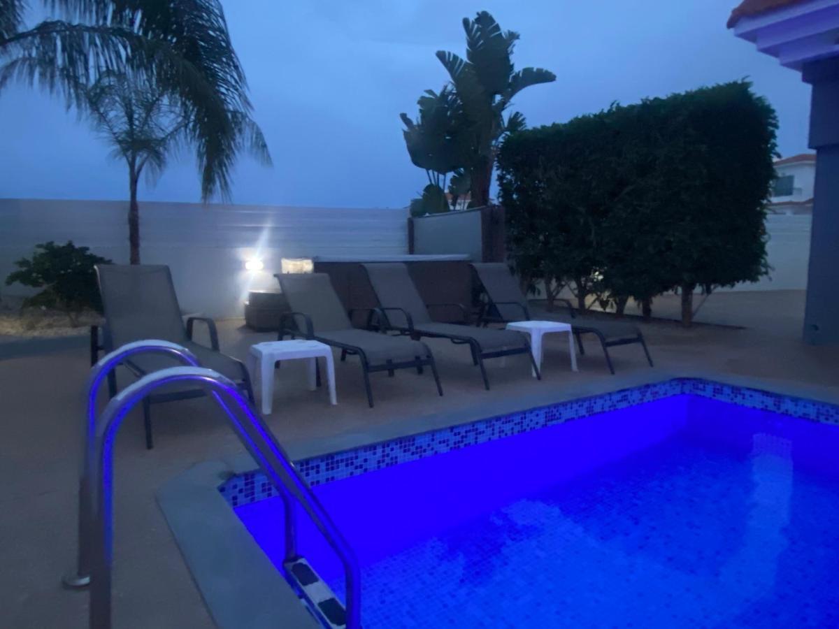 Vakantiehuis Mario - 2min Walk From Kapparis *