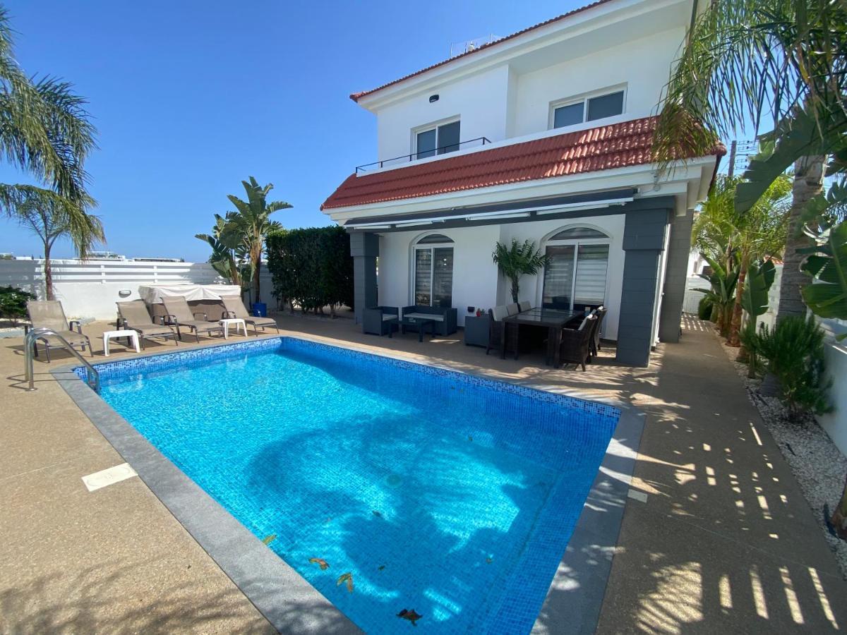 Mario - 2min Walk From Kapparis Holiday home *