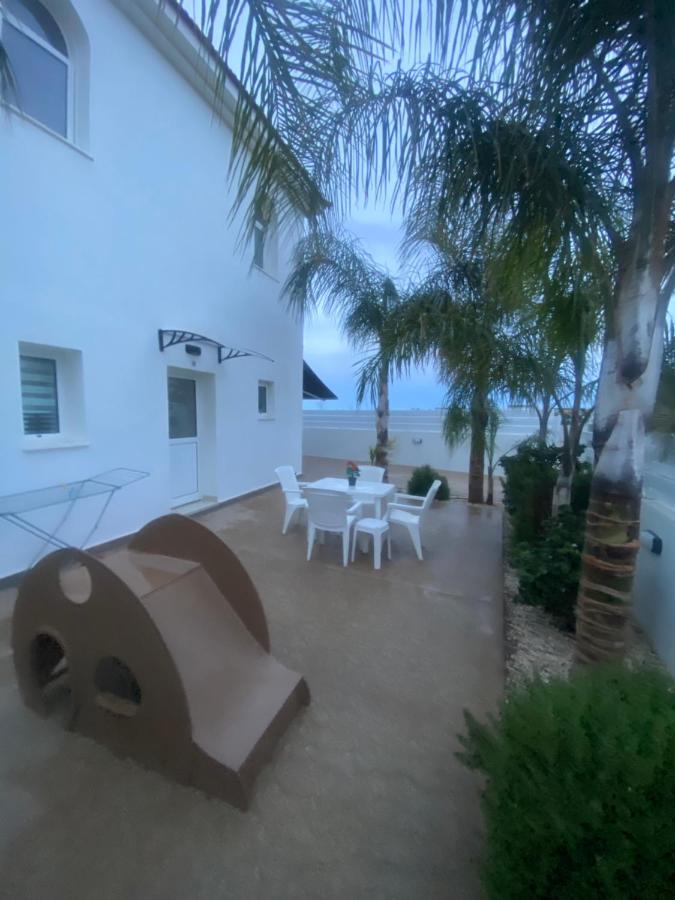 Mario - 2min Walk From Kapparis Holiday home *