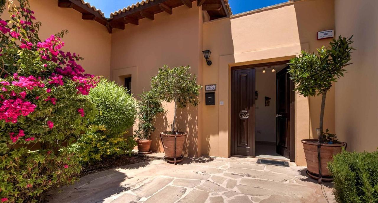 Fantastic Junior Cz02 Salamis With Gorgeous Views, Aphrodite Hills Kouklia