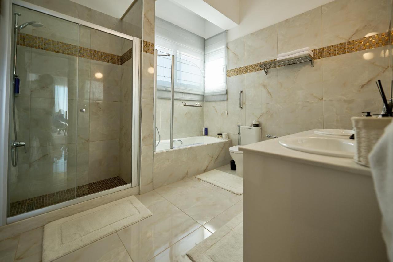 Olymp Luxury C - Seafront Elegance With Infinity Pool And Exclusive Lifestyle Villa