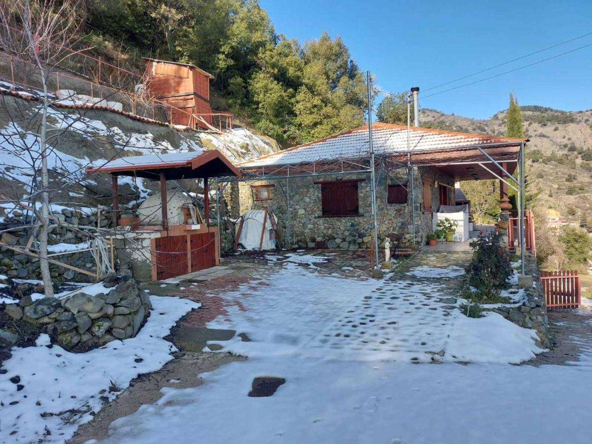 Holiday home Mountain View Ioannis Ylation Saranti *