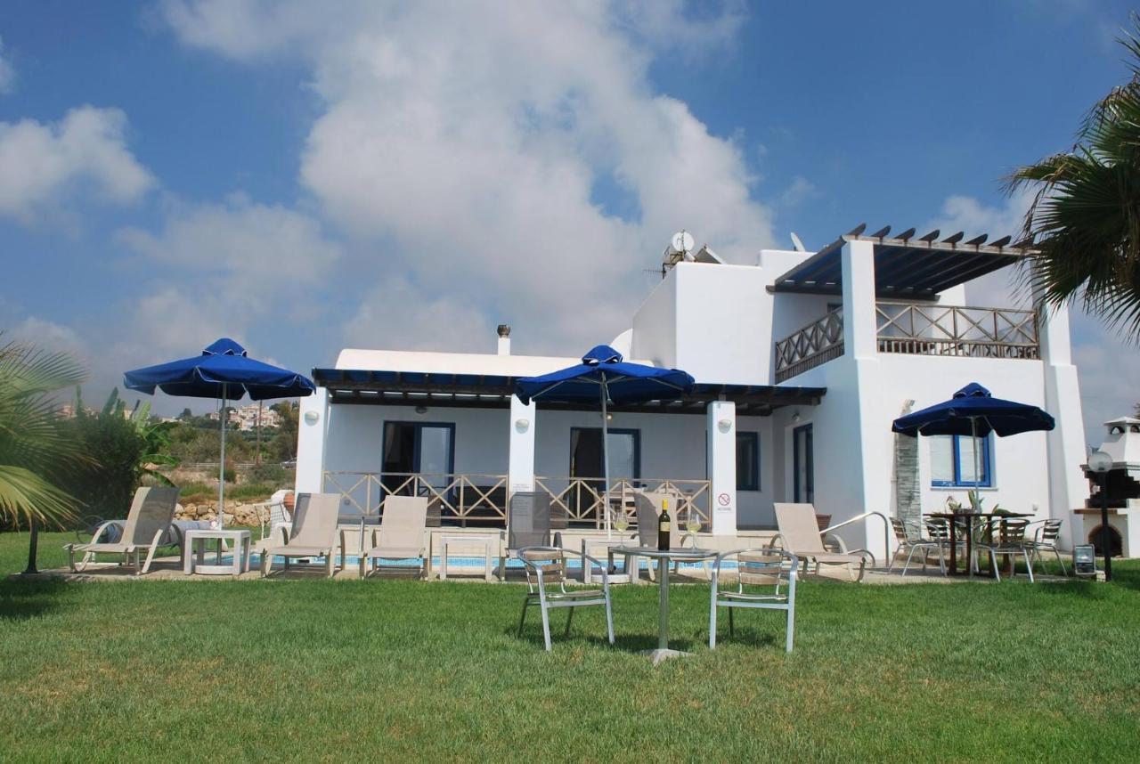Villa Sea Front With Private Heated Pool, Quiet Area Paphos 322 Kissonerga