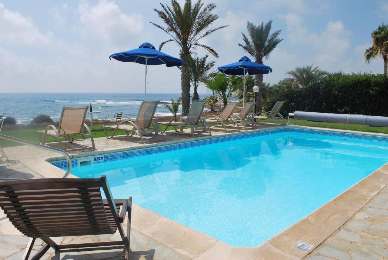 Villa Sea Front With Private Heated Pool, Quiet Area Paphos 322 Kissonerga