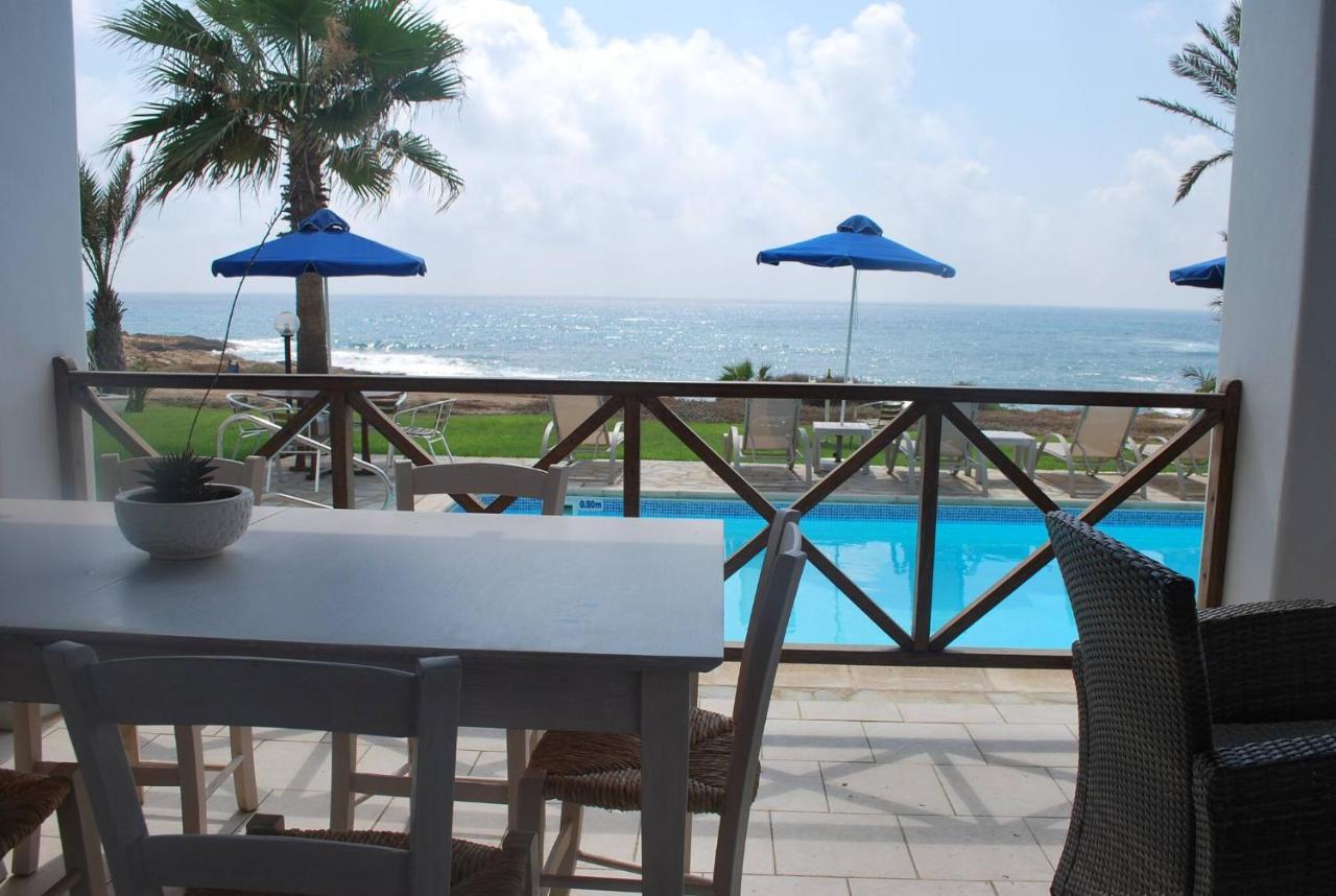 Sea Front With Private Heated Pool, Quiet Area Paphos 322 Villa