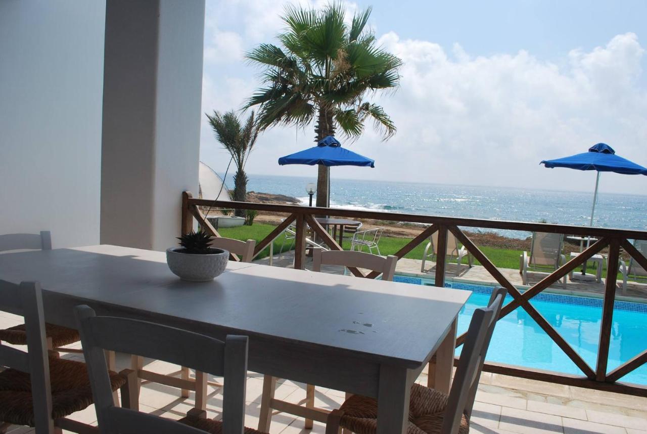 Villa Sea Front With Private Heated Pool, Quiet Area Paphos 322 *