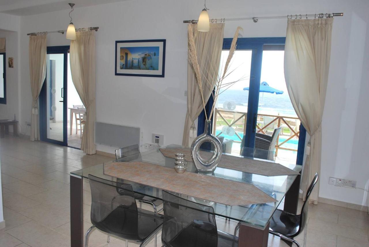 Sea Front With Private Heated Pool, Quiet Area Paphos 322 *