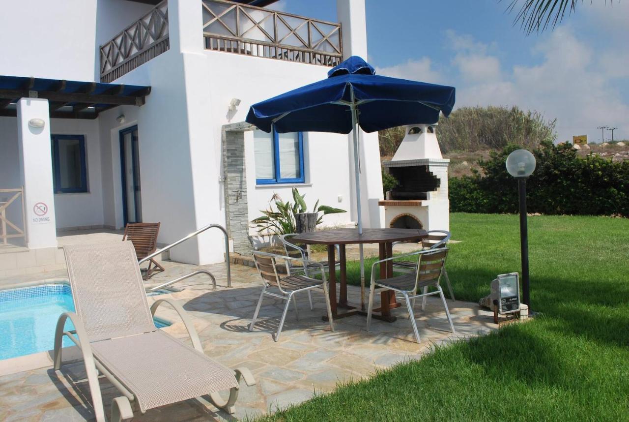 Villa Sea Front With Private Heated Pool, Quiet Area Paphos 322 Kissonerga
