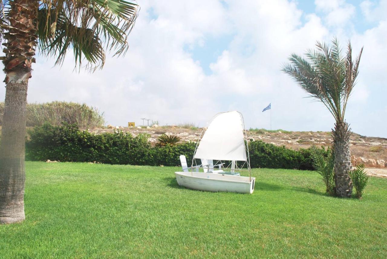Sea Front With Private Heated Pool, Quiet Area Paphos 322