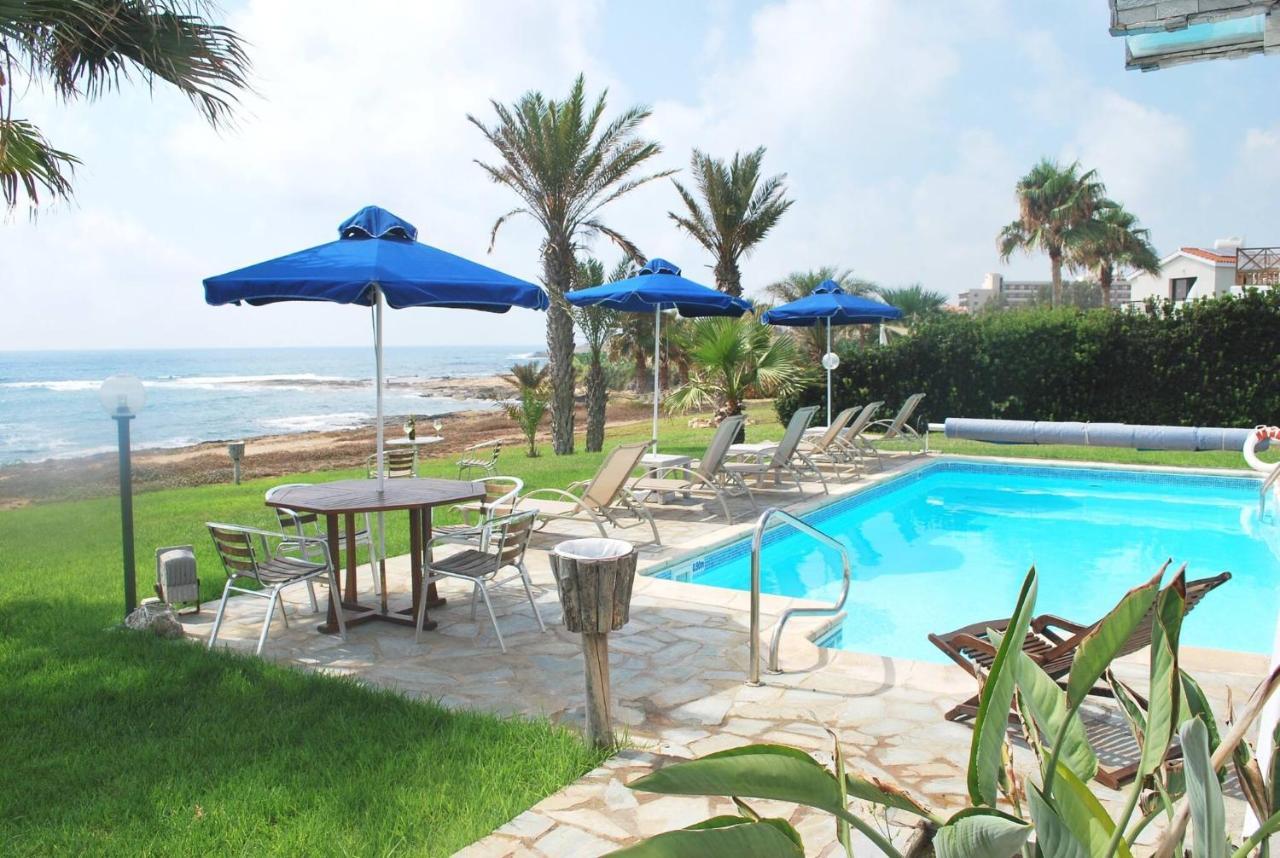 Villa Sea Front With Private Heated Pool, Quiet Area Paphos 322 *