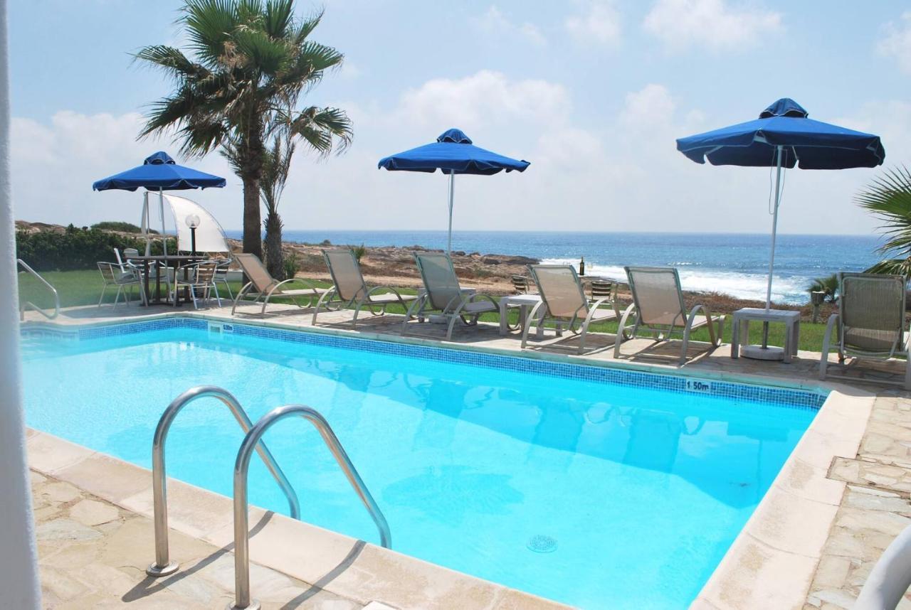 Sea Front With Private Heated Pool, Quiet Area Paphos 322 Villa