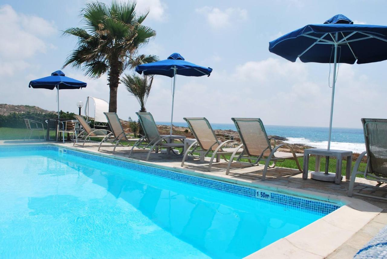 Sea Front Villa, Heated Private Pool, Amazing Location Paphos 323 Villa *