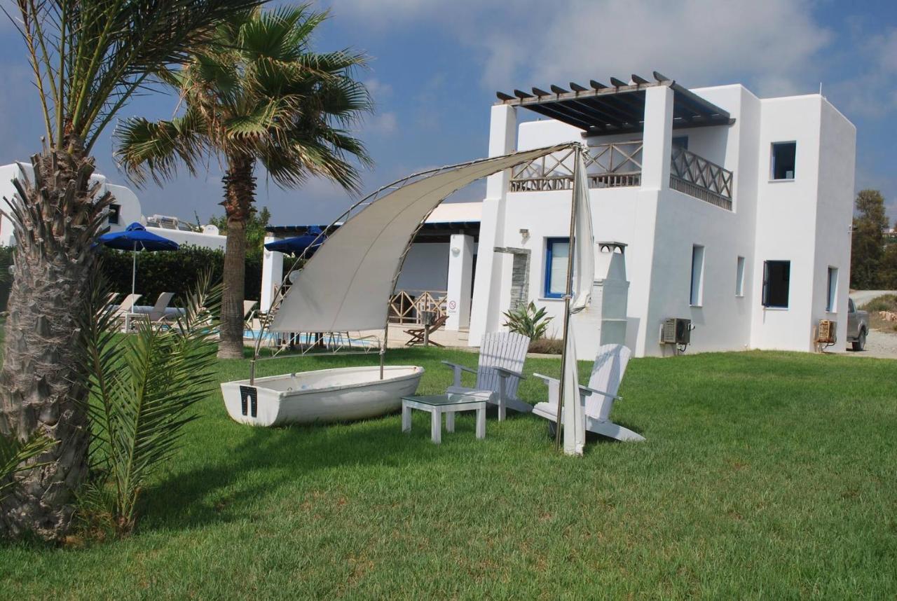 Sea Front Villa, Heated Private Pool, Amazing Location Paphos 323 *