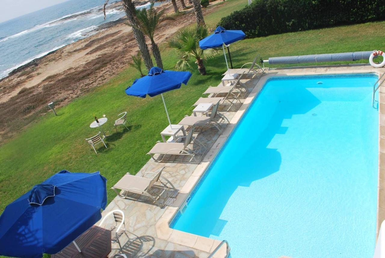 Sea Front Villa, Heated Private Pool, Amazing Location Paphos 323 *