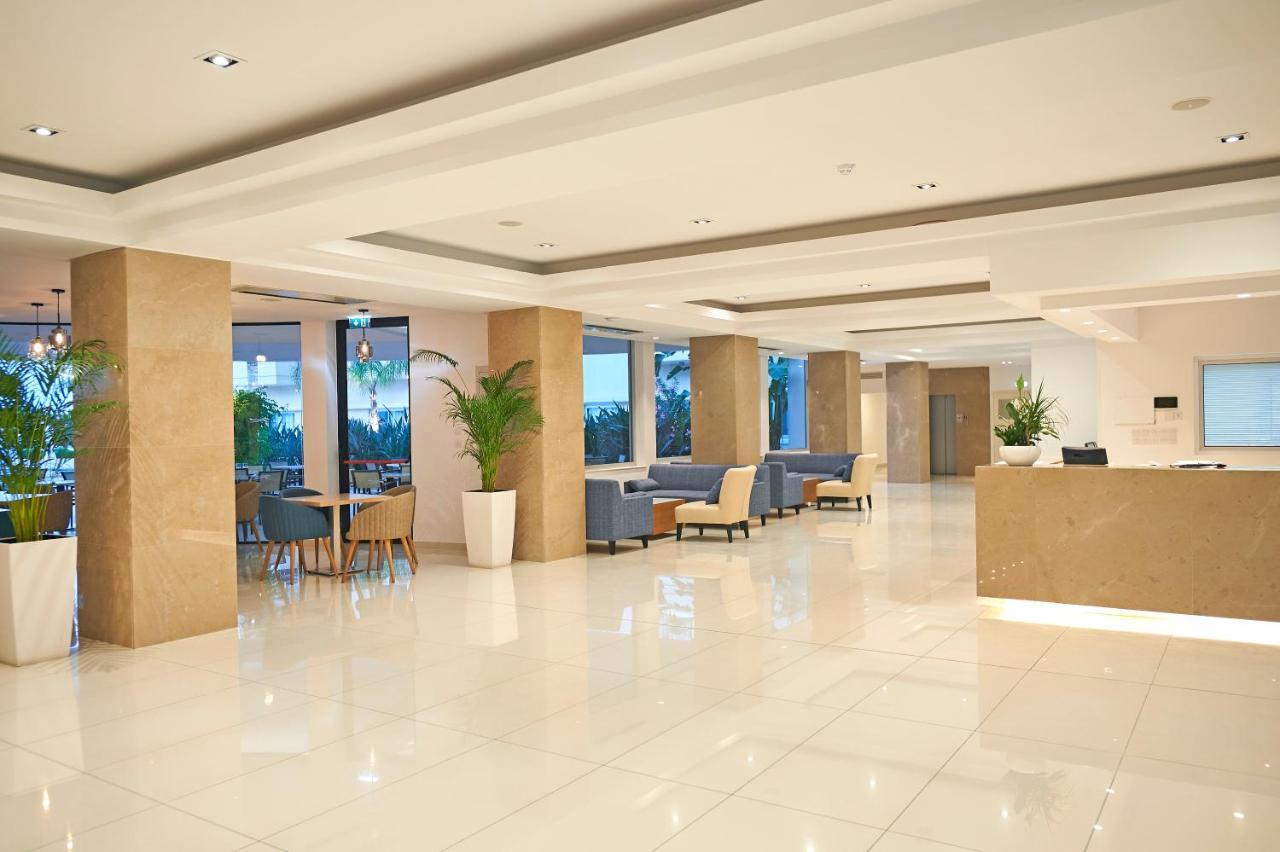 Sunrise Oasis & Waterpark Hotel