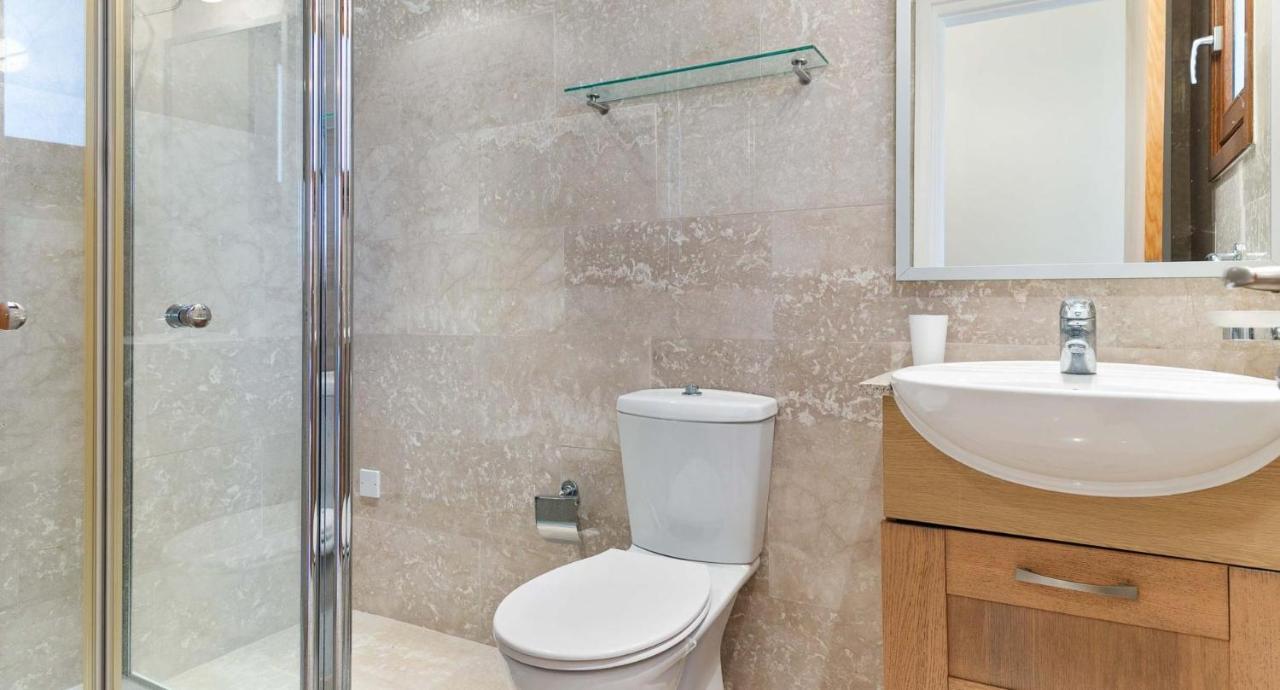 Fantastic Junior Cz02 Salamis With Gorgeous Views, Aphrodite Hills Villa Kouklia