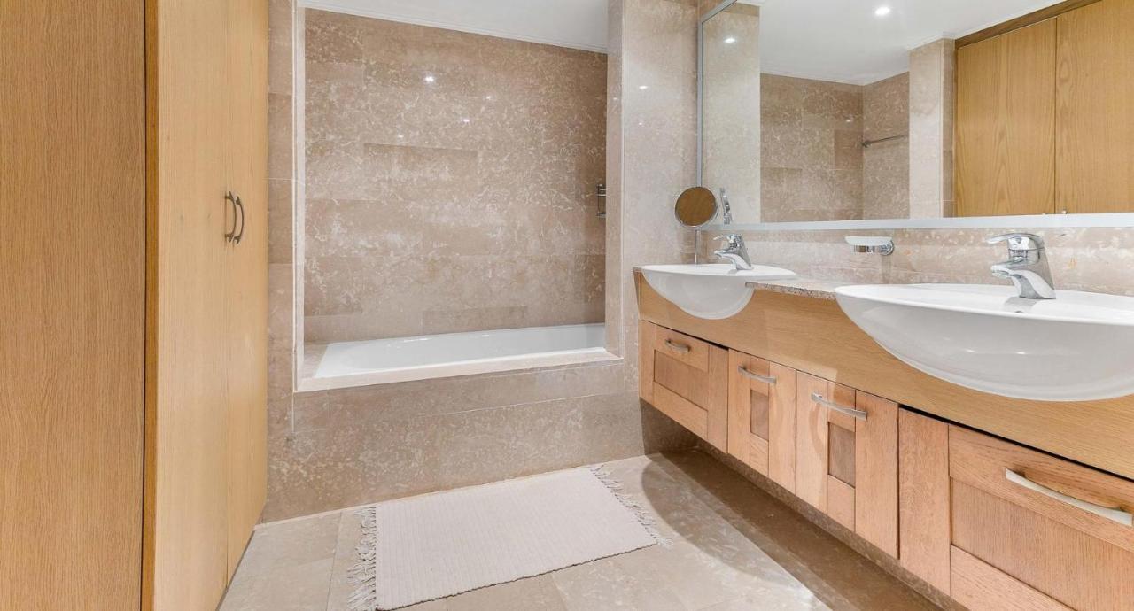 Fantastic Junior Cz02 Salamis With Gorgeous Views, Aphrodite Hills Villa Kouklia