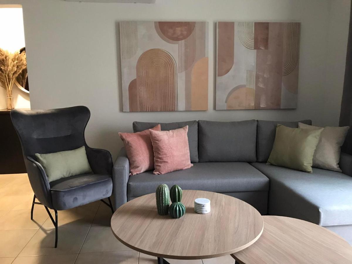 Pebble Apartment