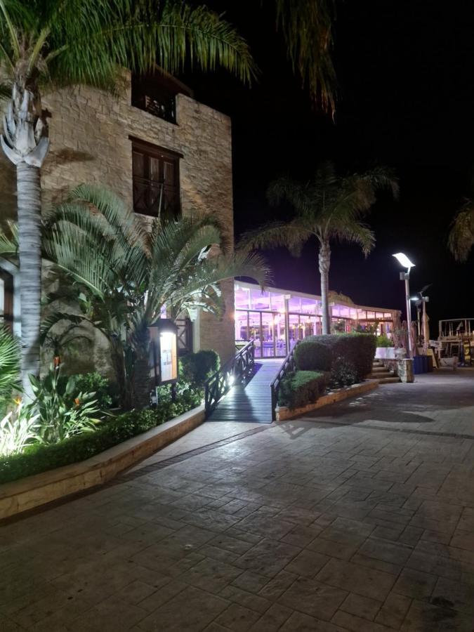 Y & P Hotel *
