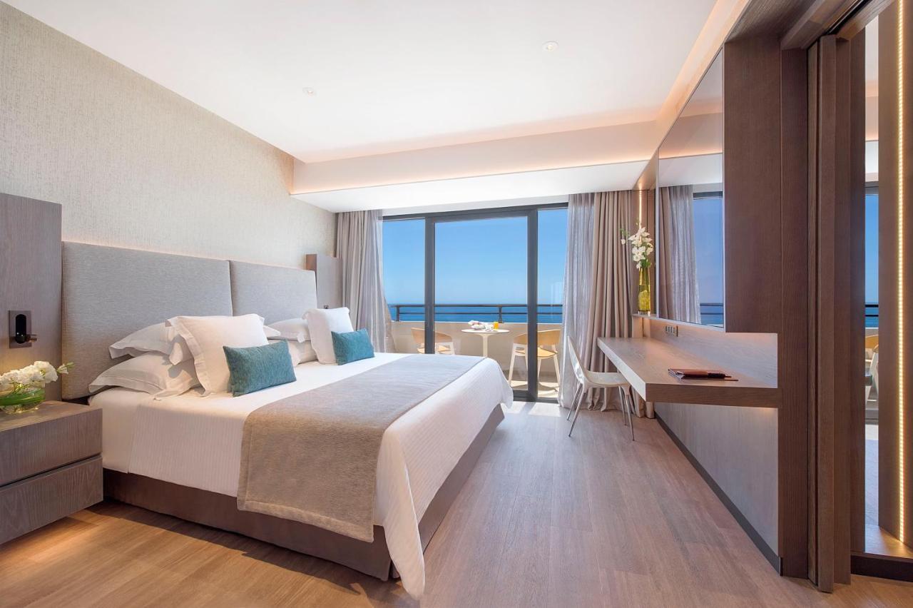 Hotel Amathus 5*