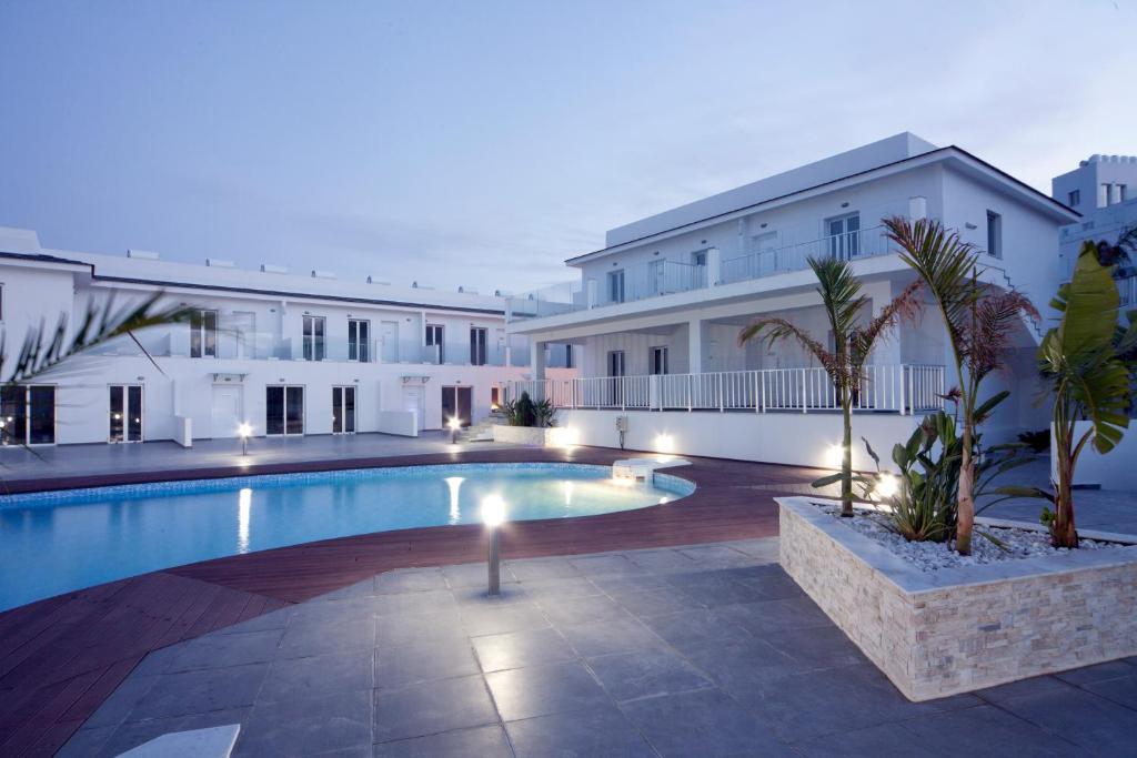 High View Gardens Aparthotel Mazotos