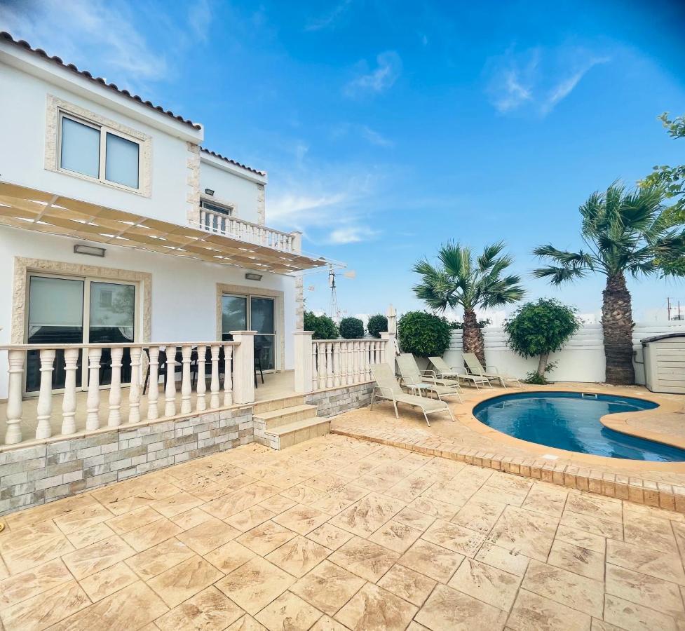 Ithaca Villa *