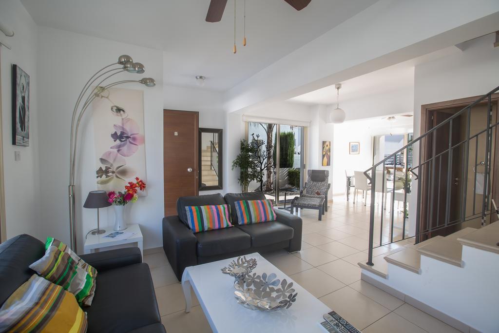 Palm 17 Villa Protaras