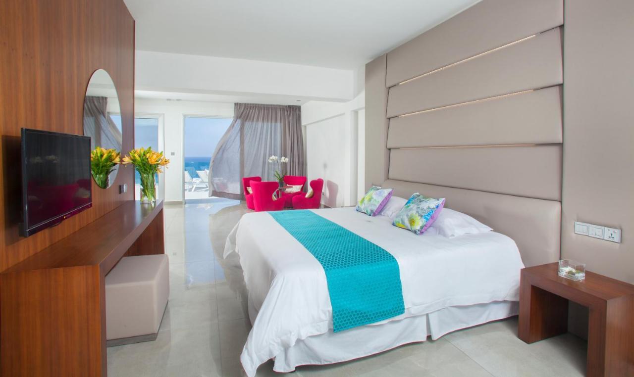 Resort King Evelthon &