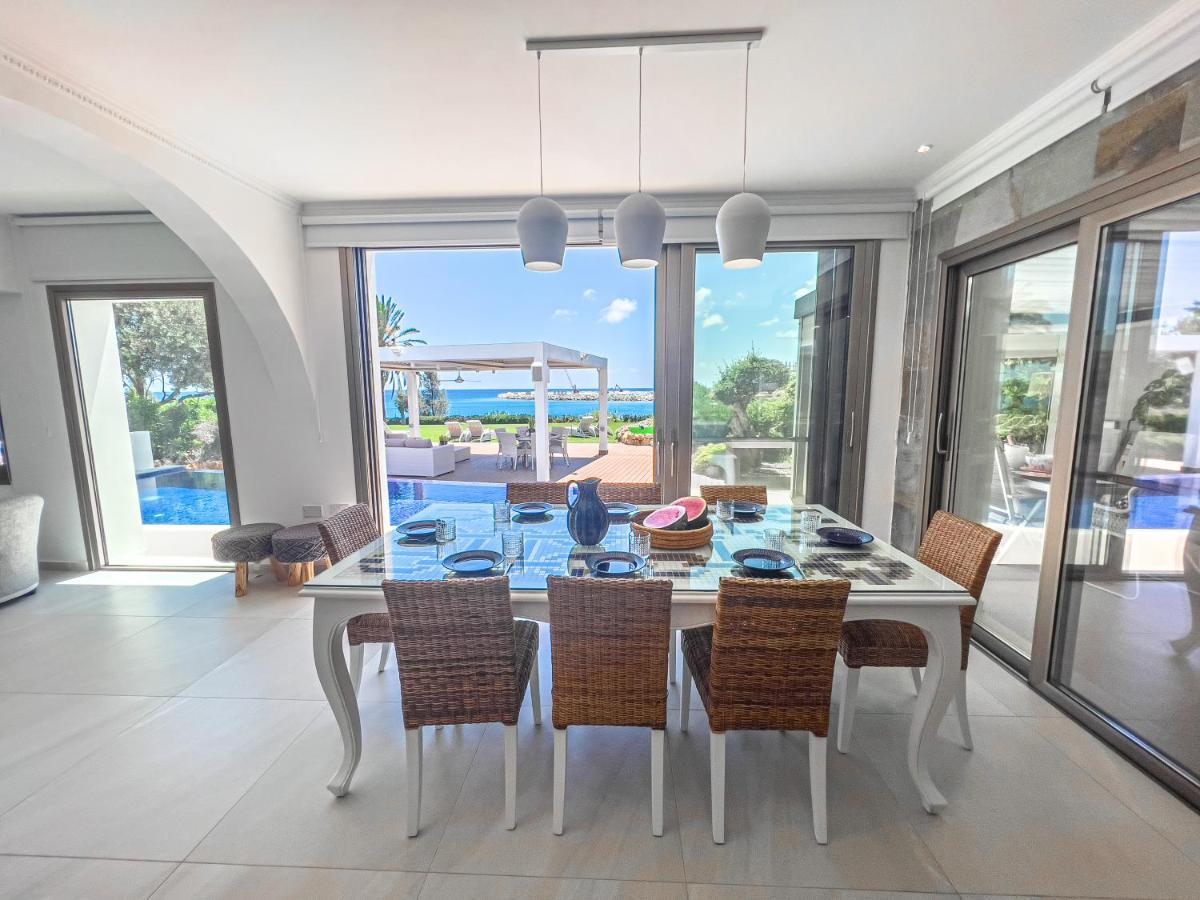 Erato Seafront Luxury Pousada Protaras