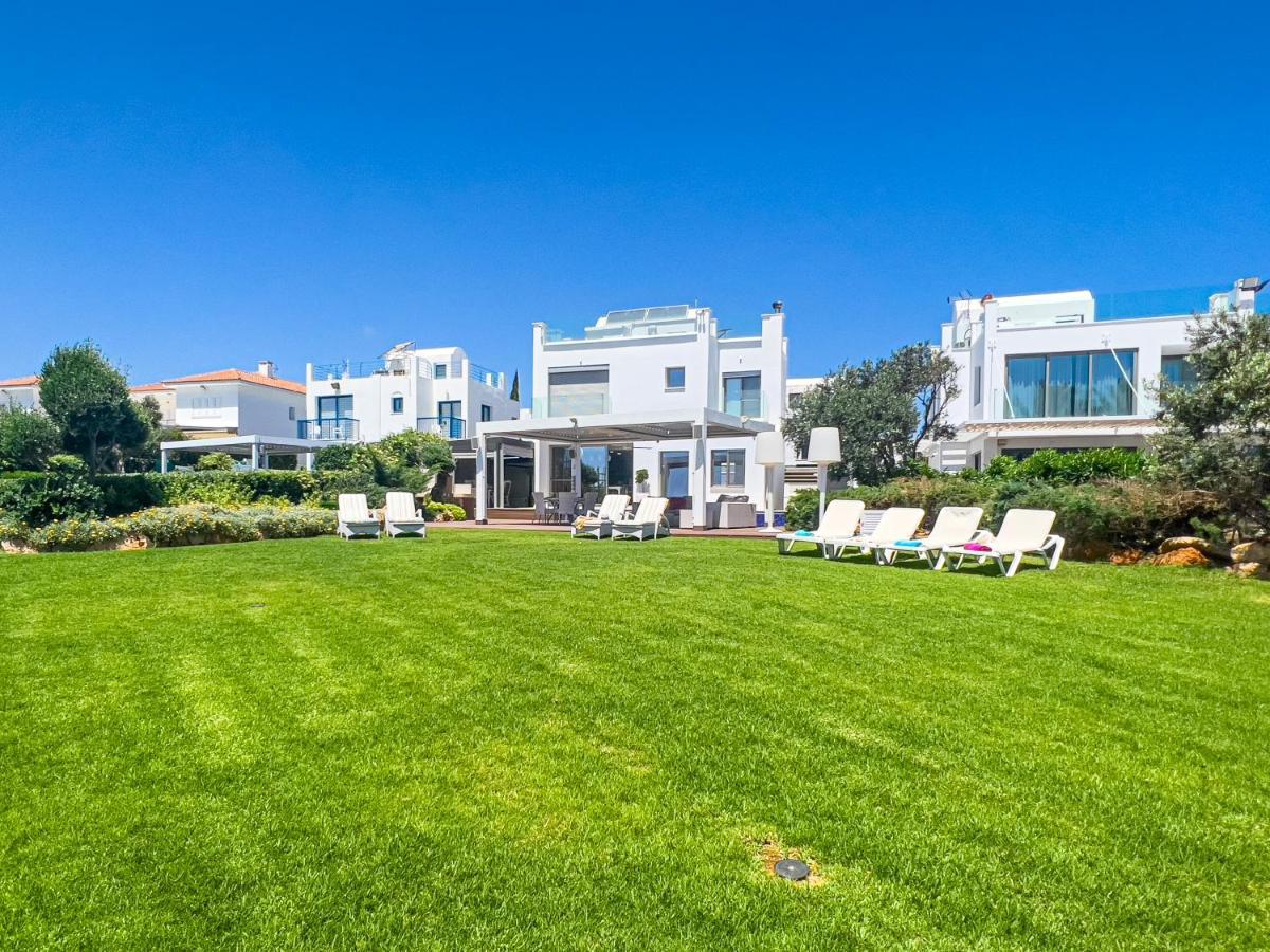 Erato Seafront Luxury Pousada