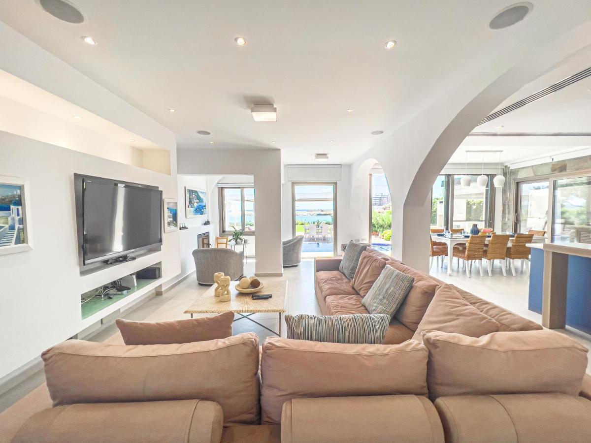 Erato Seafront Luxury *
