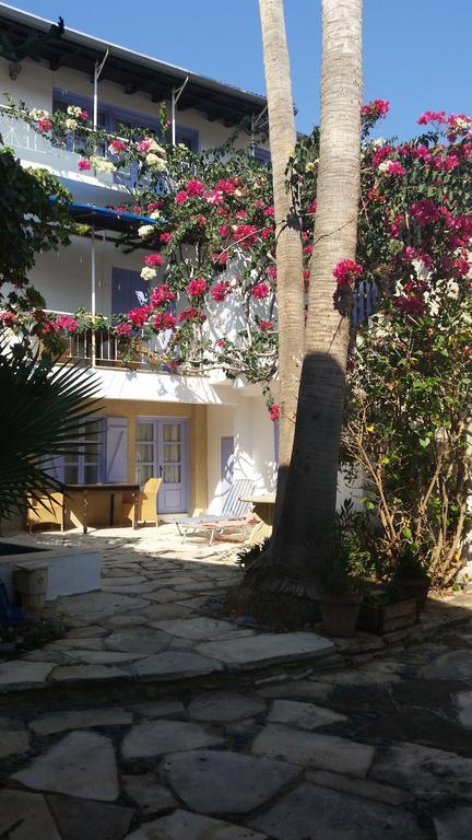 Tenta House Country house *