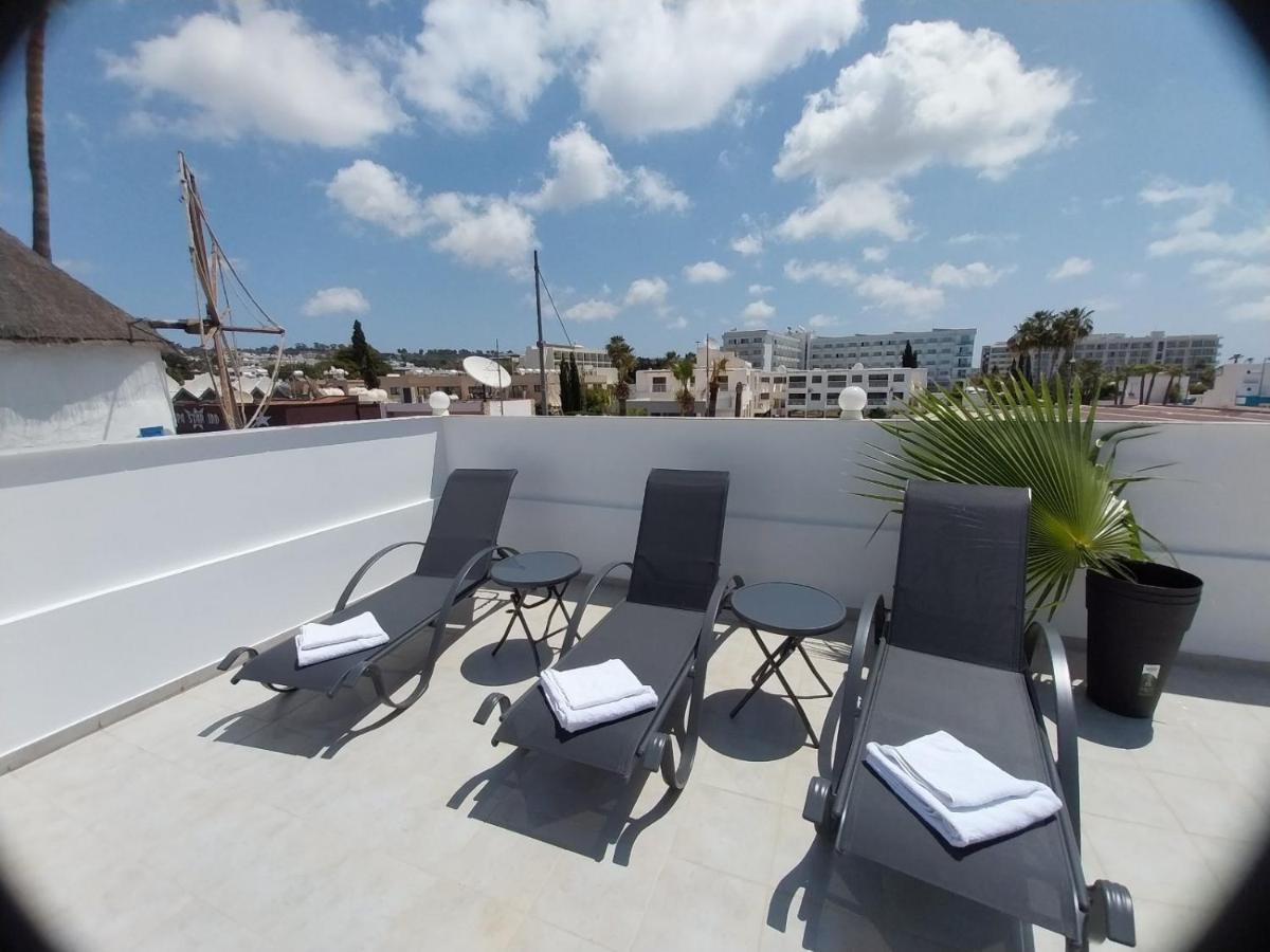 Aquamarine Central Apartment