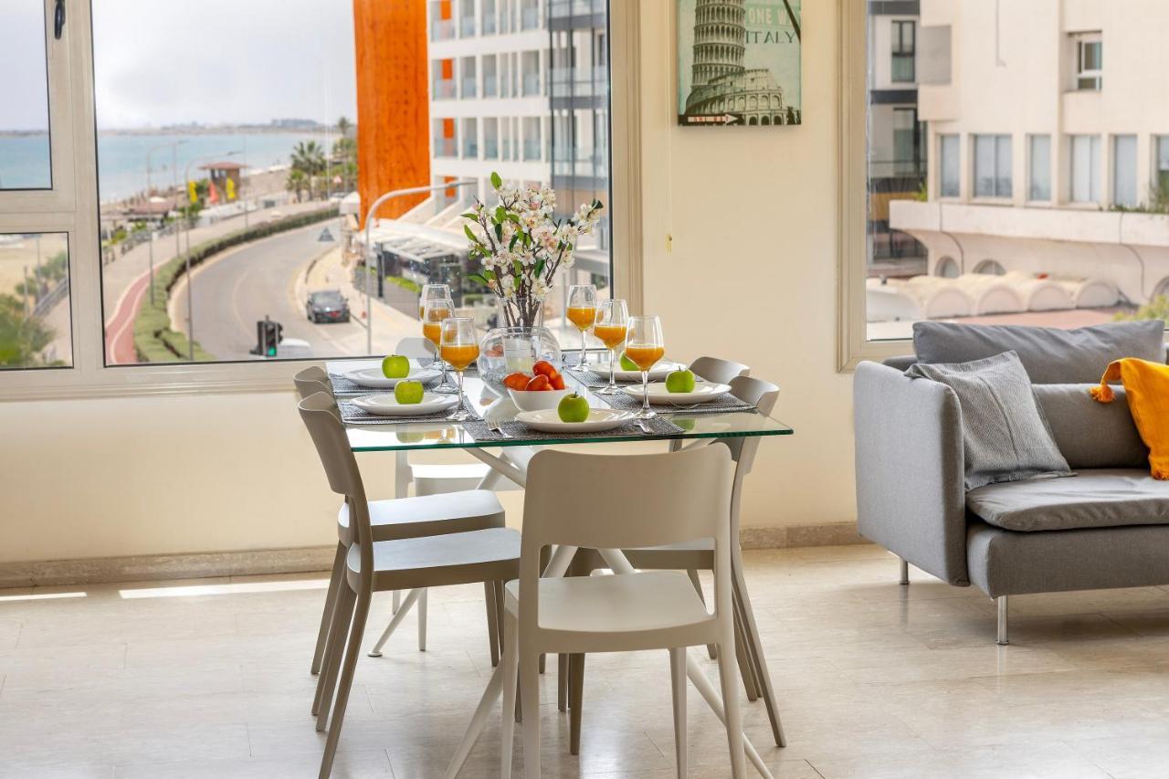 Mackenzie Beachfront Eftyhia Apartment