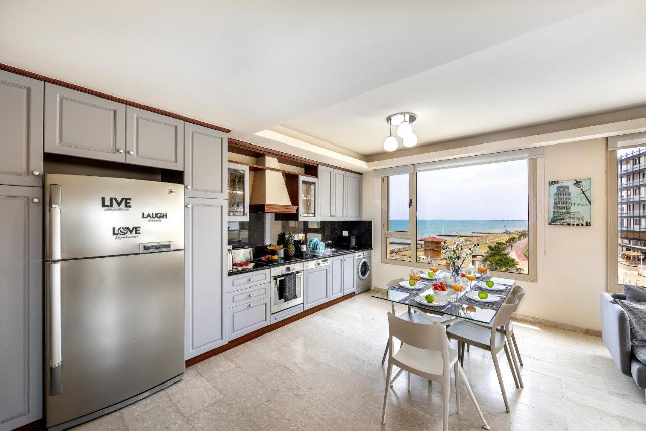 Apartment Mackenzie Beachfront Eftyhia Larnaca